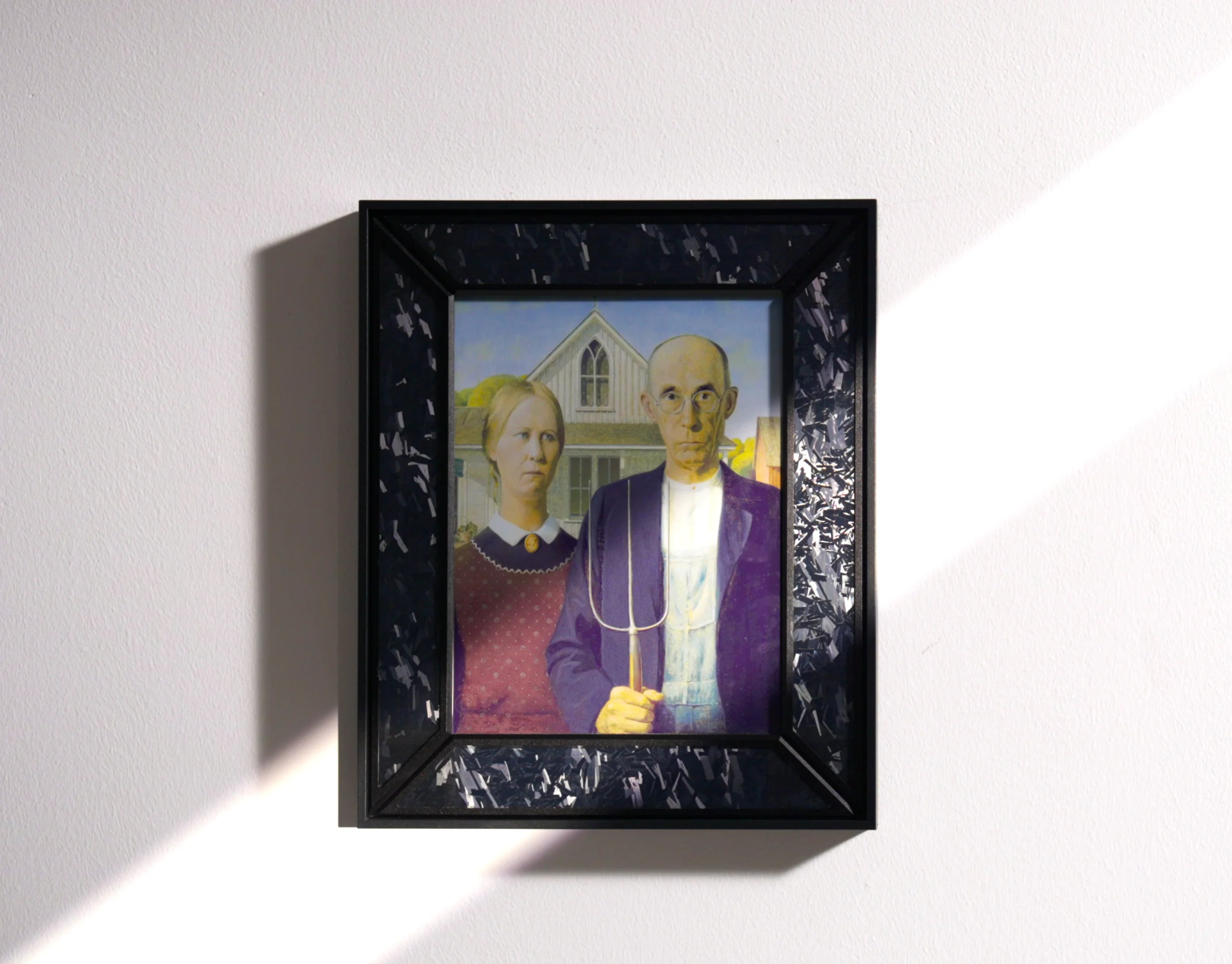 Inkanva frame remaining powered by ordinary indoor light