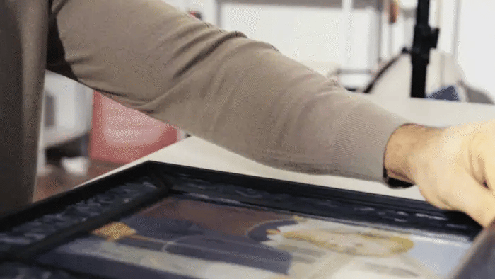 Removing and reattaching the magnetic Inkanva power panel